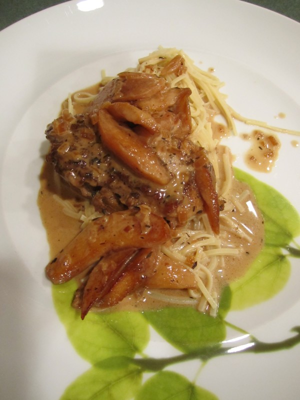 Pork with apples and cream 015